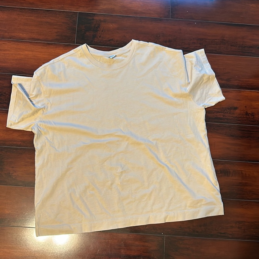 Old navy tan tee